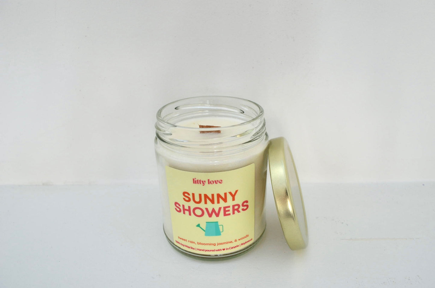 sunny showers 9oz jar candle